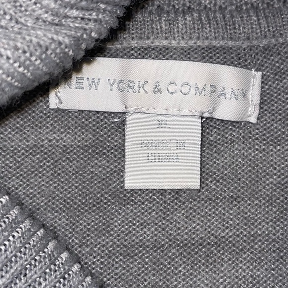 New York & Company turtleneck acrylic sweater‎ - Picture 2 of 6